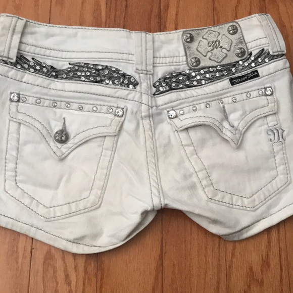 size 27 miss me is what size